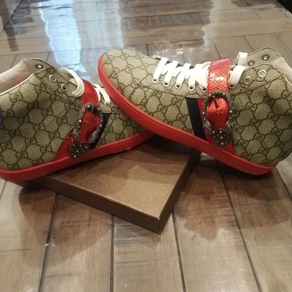 Mens Vintage Gucci sneakers